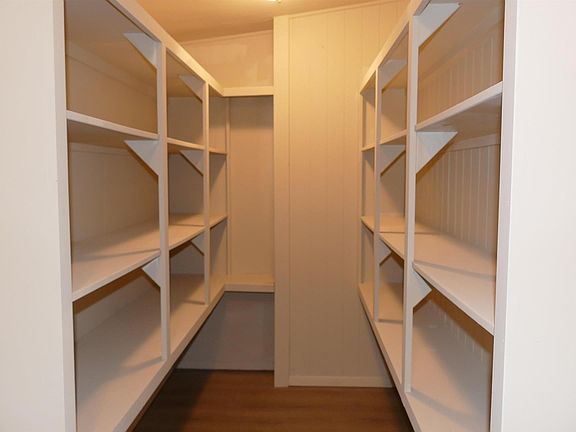 4th image of 4832 Whispering Hills Rd