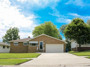 7363 Meadow Ln, Parma, OH