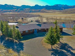 3298 N Fork Hwy, Cody, WY 82414