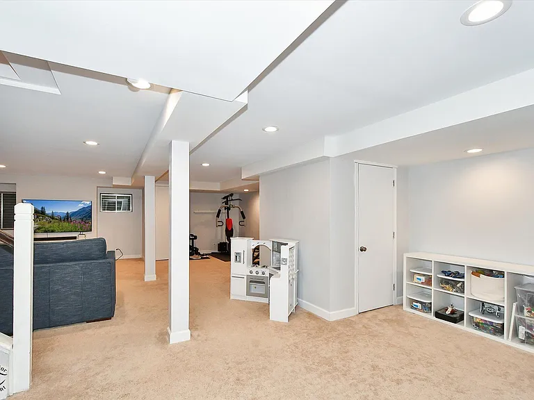 17323 Lakebrook Dr — Photo 22