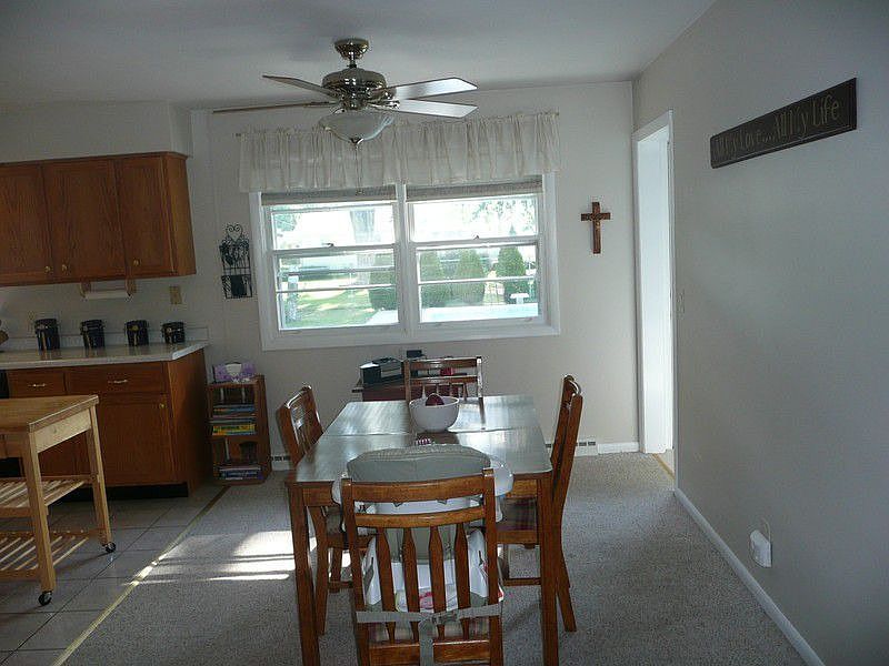 1st image of 1146 N Claremont Dr