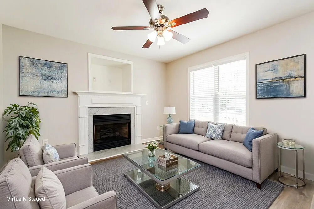 3 bed, 2.0 bath, 1152 sqft, $2,015 — Photo 3