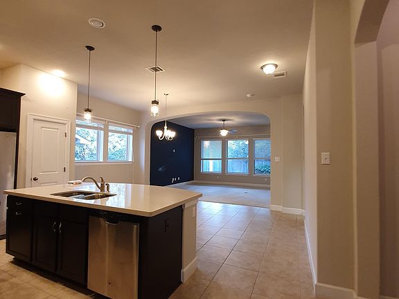 5th image of 509 Cerezo Dr