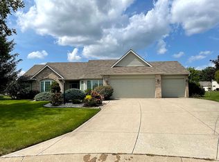 8701 Crestfield Ct, Fort Wayne, IN