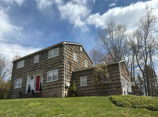 678 Rollingwood Way, Valley Cottage, NY
