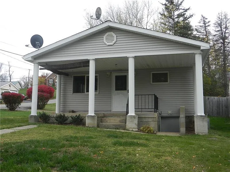 384 Margaret Dr photo 1