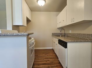 Sherwood Gardens Apartments, Anaheim, CA 92804