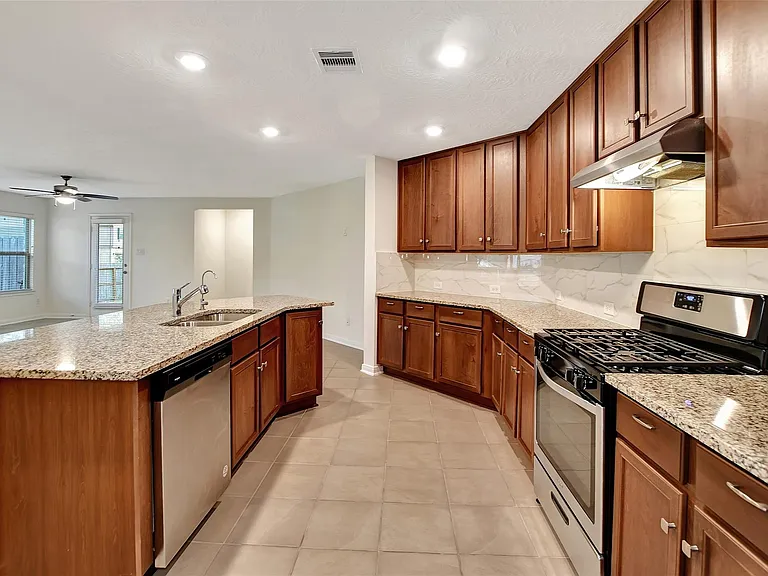 9403 Castillo Ct — Photo 17
