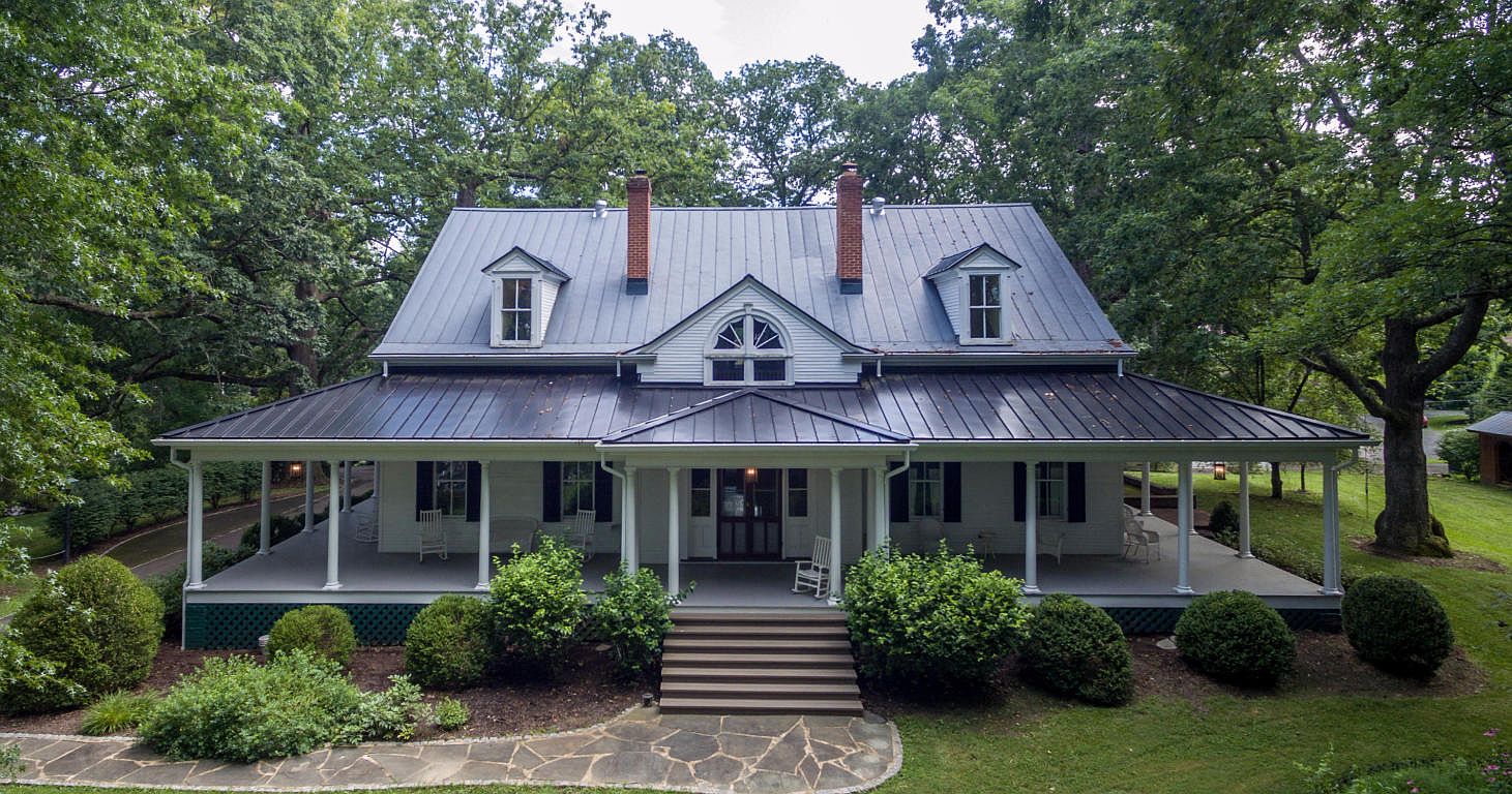 208 Holt Ln Lewisburg Wv 24901 Zillow