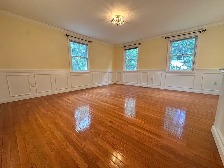 322 Lowell St — Photo 17