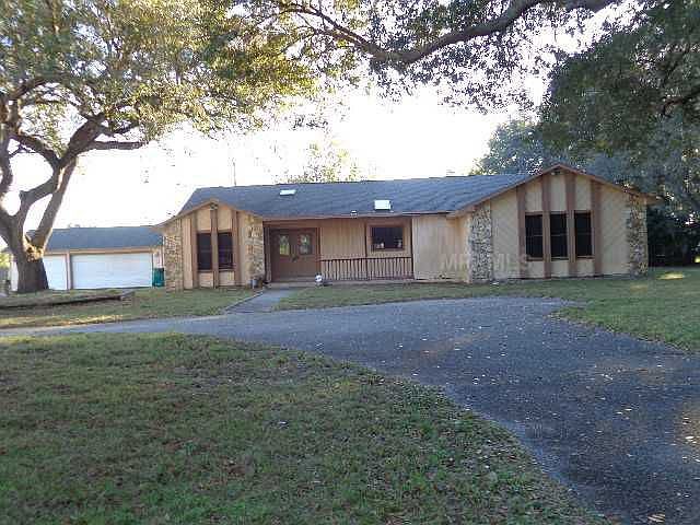 1st image of 2525 Greenwood Dr