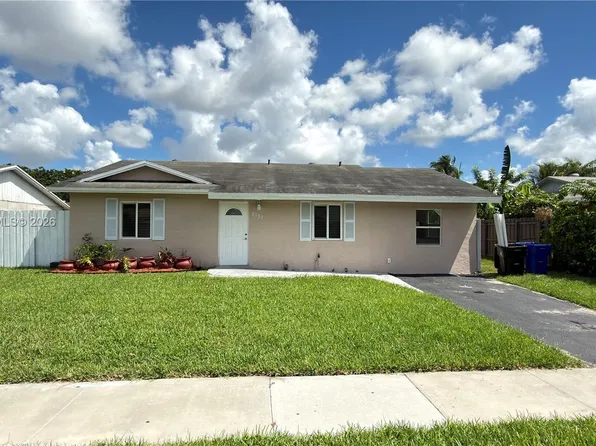 8151 SW 7th St, North Lauderdale, FL 33068
