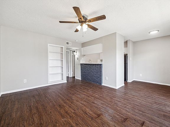 5th image of 201 Emerson St #18