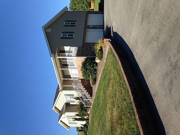 2nd image of 3011 Christopher Dr