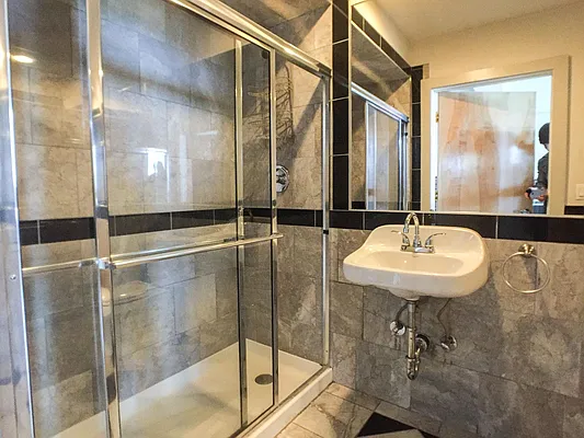 Rented by Keller Williams NYC | media 17