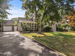 202 Highwood Rd, Oakhurst, NJ 07755
