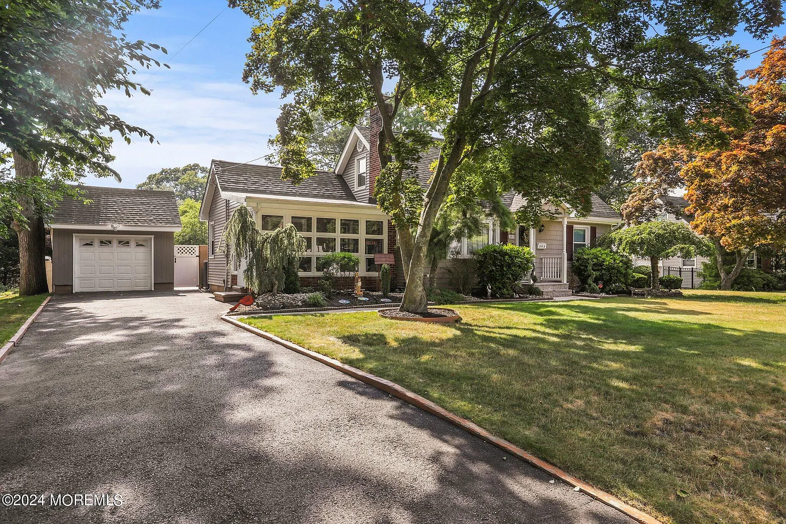 202 Highwood Road photo 1