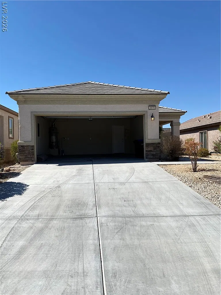 2 bed, 2.0 bath, 1142 sqft, $1,942 — Photo 1