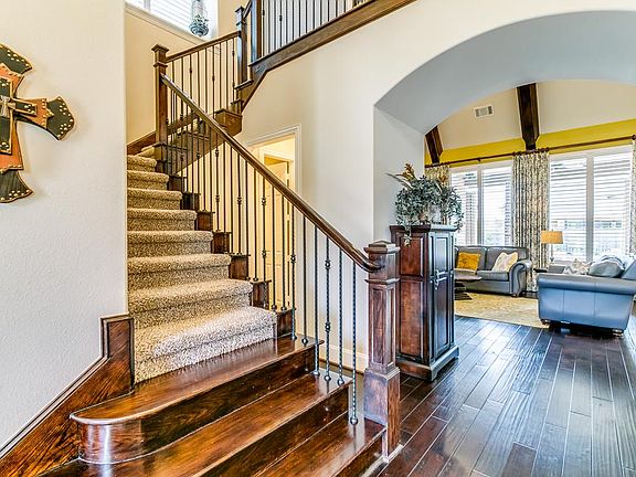5th image of 2418 Haven Hill Dr