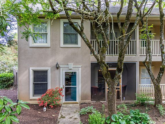 2nd image of 8605 Old Carriage Ct