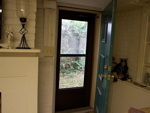 3rd image of 24 N Franklin St APT 1