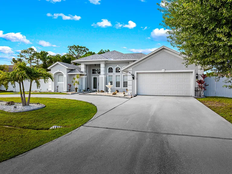 5918 NW Hann Dr — Photo 4