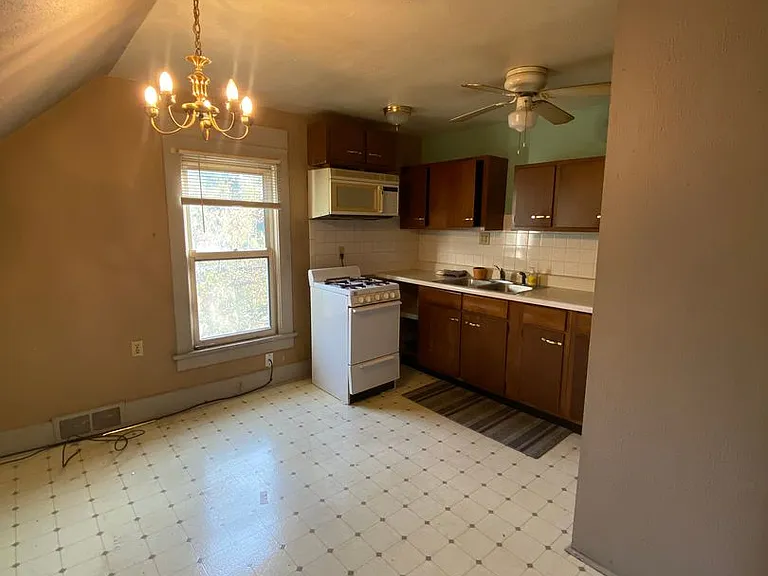 Swanwood Apartments — Photo 3
