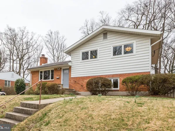 9718 Holmhurst Rd, Bethesda, MD 20817