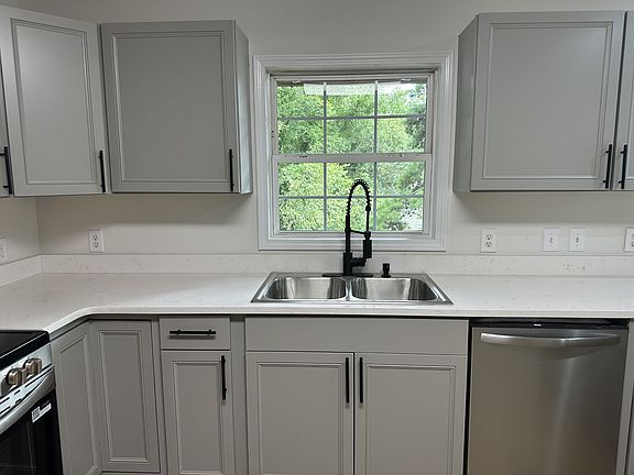 4th image of 625 Mary Alexander Pl