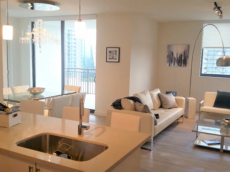 999 SW 1st Ave #20 — Photo 30