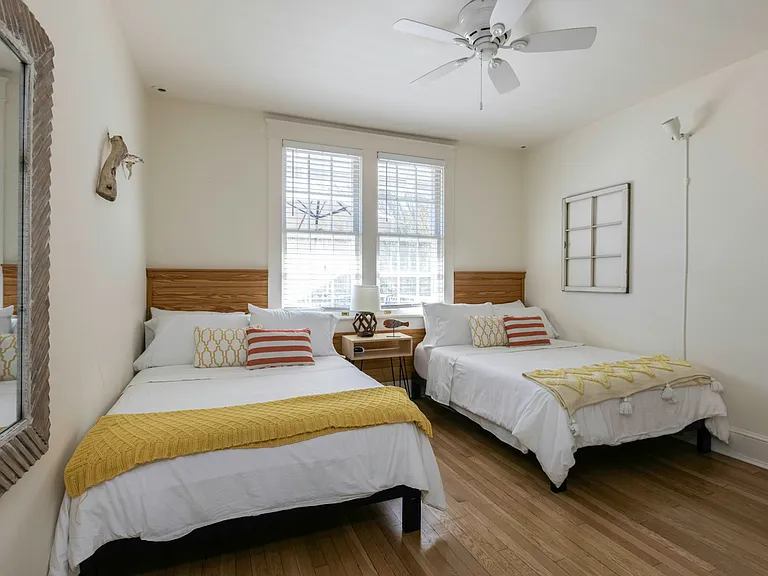 2 full size beds