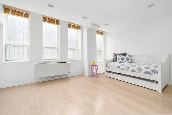 Rented by Douglas Elliman | media 29