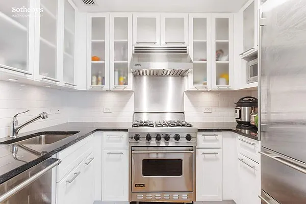 Rented by Sotheby's International Realty | media 2