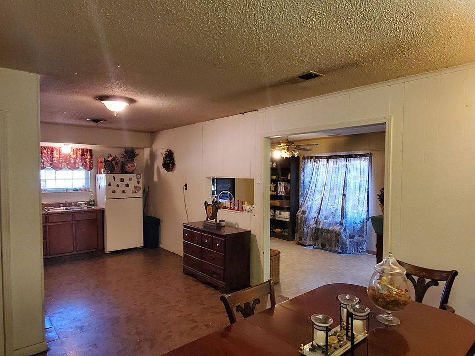 2nd image of 8296 Fayette Cv