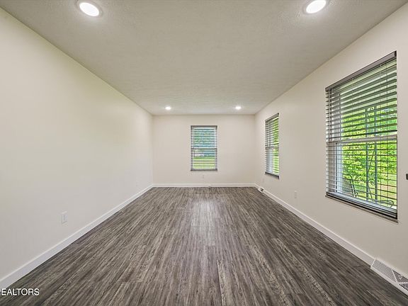 4th image of 9120 Sherrod Dr