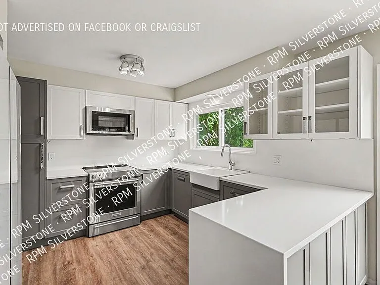 452 Farmridge Ct — Photo 11