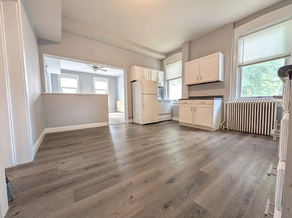 700 N Jefferson St APT B, Florissant, MO 63031