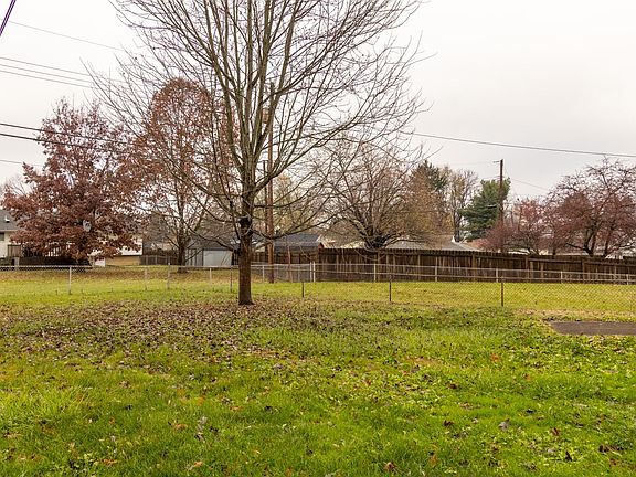 5th image of 1829 Shoshone Dr