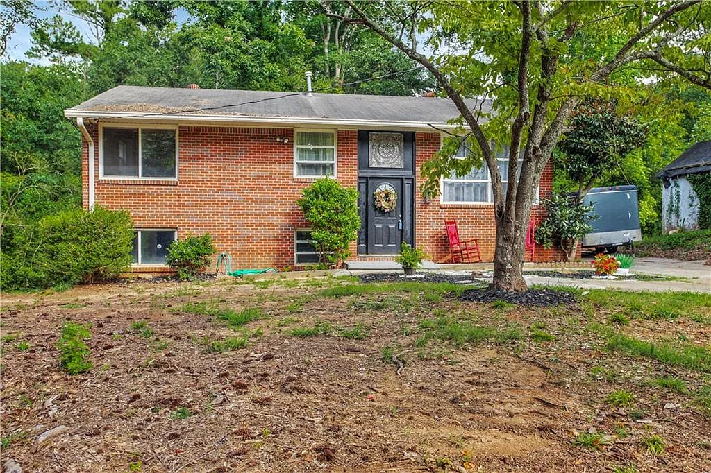6 bed, 3.0 bath, 1678 sqft, $2,800 — Photo 2