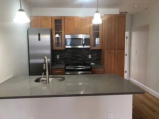 Rented by Alexander Bilu, LREB | media 27