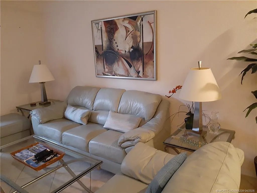 2 bed, 2.0 bath, 1210 sqft, $2,500 — Photo 3