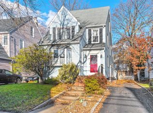 37 Carstairs Rd, Valley Stream, NY 11581