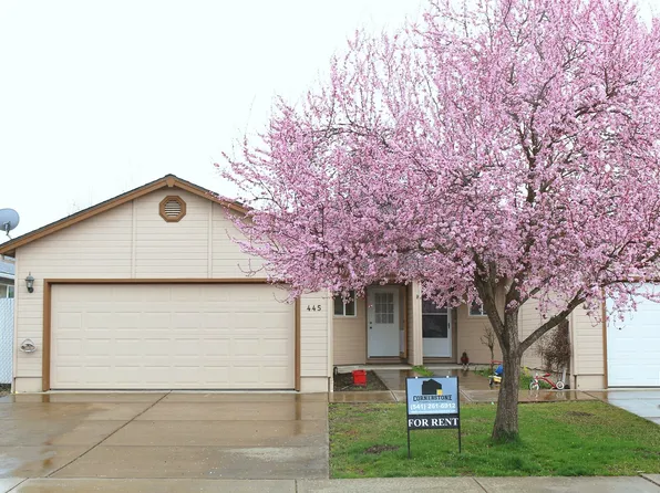 445 Crystal Dr, Eagle Pt, OR 97524