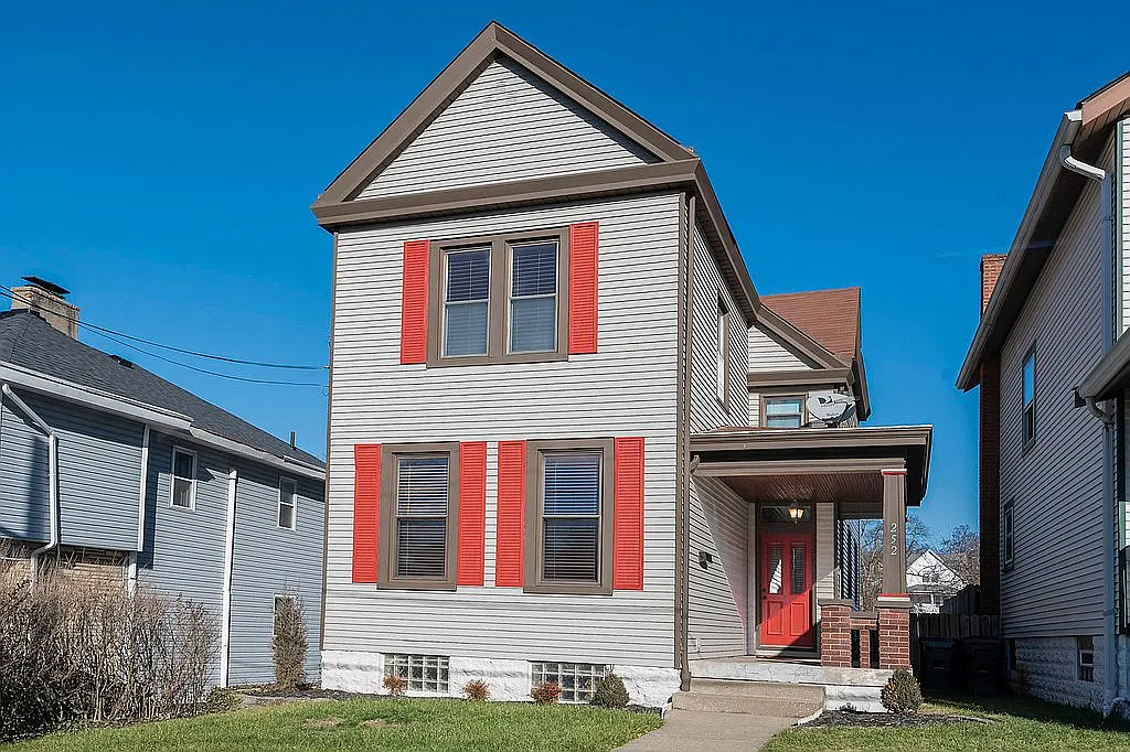 252 Evergreen Ave photo 1