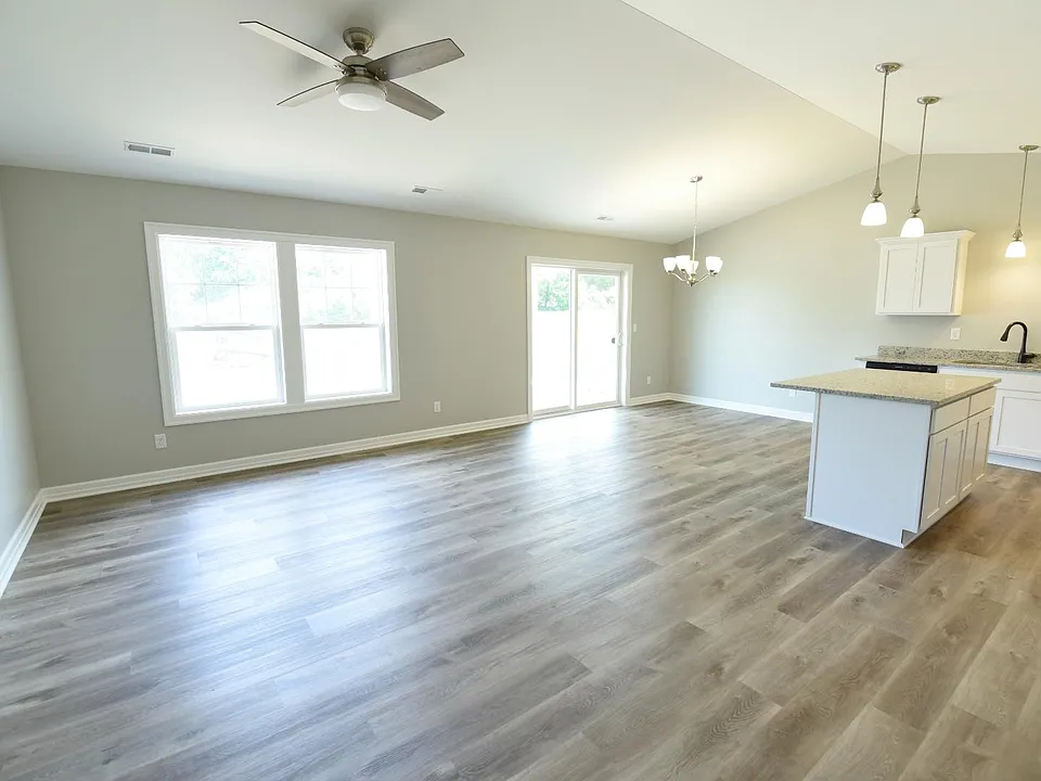 1750 Meadowlark Ln #1537