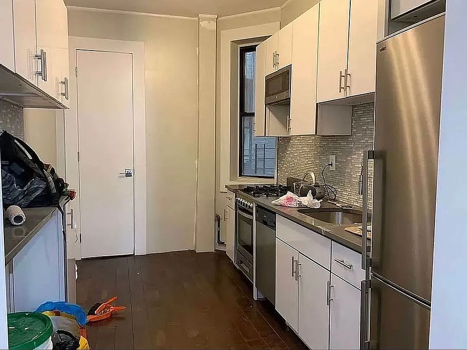 2nd image of 274 W 115th St #1C