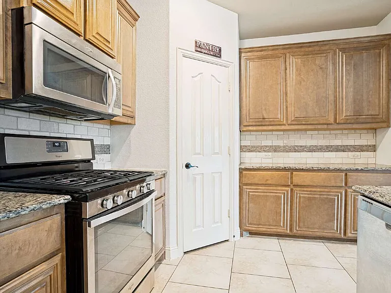 1204 E Shawnee Dr — Photo 11