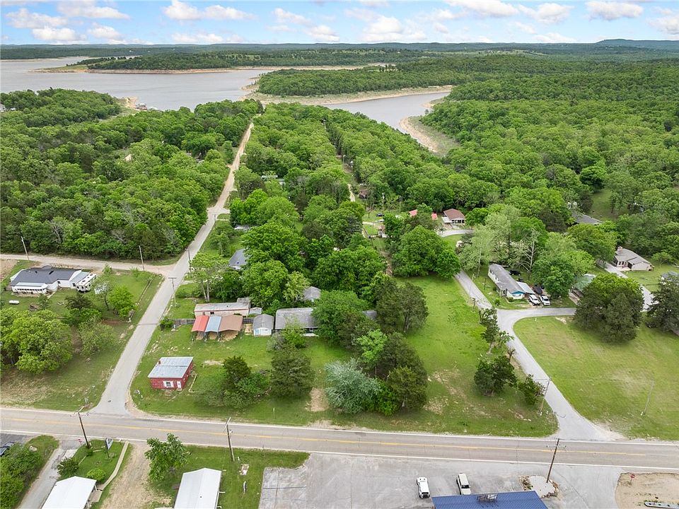 1st image of Diamond Blvd