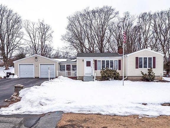 3rd image of 22 Maple Dr