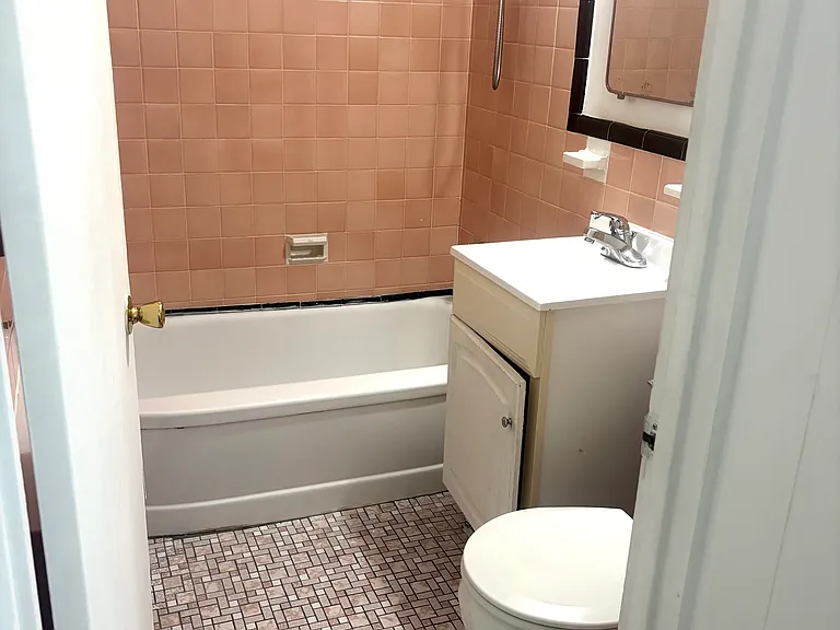 2902 Princeton Ave #2 — Photo 10